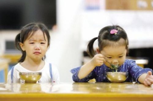 孩子上幼儿园后,要不要在学校吃早餐 做对了,对孩子成长有利