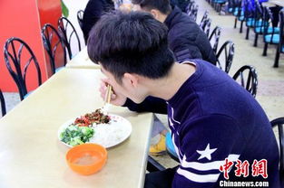 湖南一高校食堂推2元温暖餐 8年温暖1200余名贫困学子 