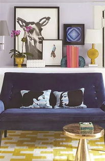 深蓝色的沙发