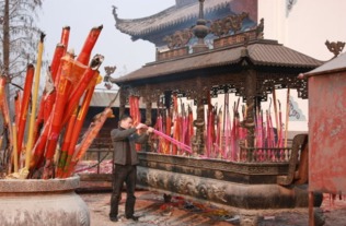 元宵节可以去寺庙祈福吗 元宵节去寺庙祈福好吗