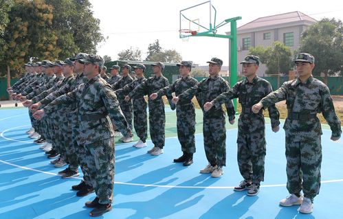 上尉为何在训练新兵时让高大的站在前面，矮的站在后面？