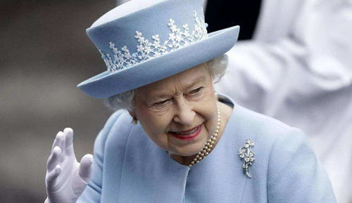 英女王重新定义奶奶装,简约风 纯色 造型,看似简单却很上档次
