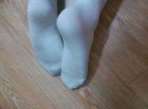 女孩子穿长白袜折磨图片
