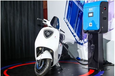 打造绿色科技出行生活方式,雅迪掀起电动车充电生态变革 