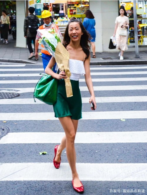 上海女孩太会穿 夏日街头穿搭 含蓄又高级,个个都是搭配高手
