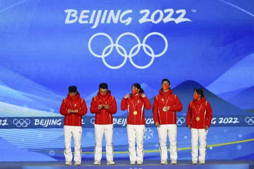 短道速滑混合团体接力颁奖仪式 中国队本届冬奥会首金