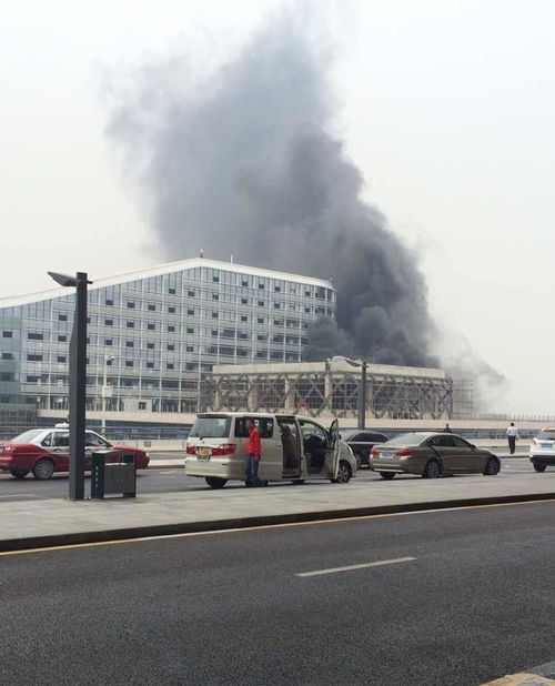 深圳机场附近在建酒店工地着火 无人受伤 