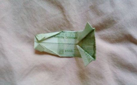 一元钱折纸 用一元钱纸币折一件衣服