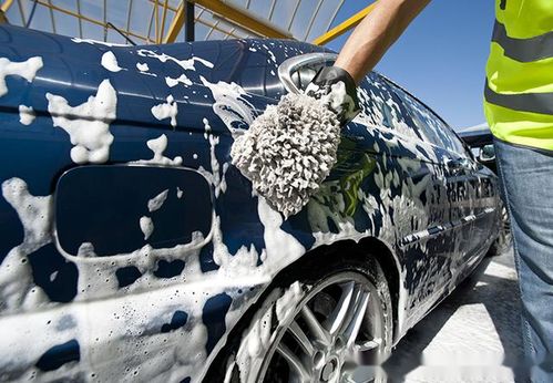 自己洗车时候要注意,有三个地方不能碰水,保养车先要懂车 