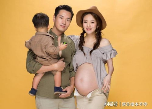 40岁安以轩怀二胎,晒孕期写真,挺着大肚子,被称最美孕妈