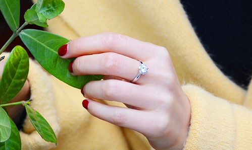 女生左右手戴戒指含义不同,你是否知道不同手戴戒指的意义