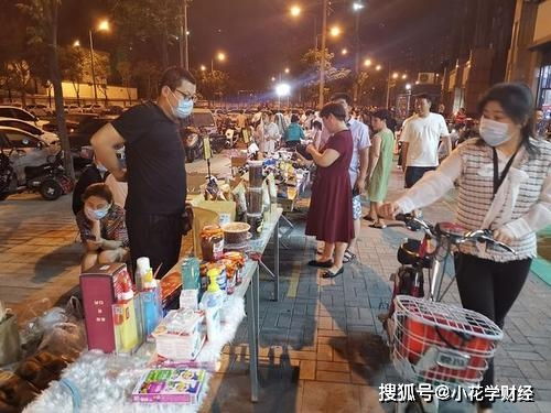 准备好去摆地摊了吗 地摊经济的2个潜在意义和摆地摊的3个建议