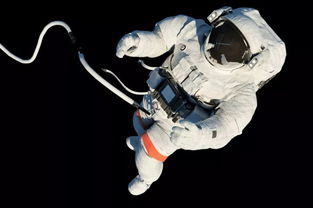 航天员在太空中是怎样生活的(航天员在太空中是怎样生活的视频)