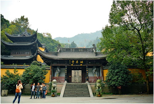 杭州法华寺有免费停车场吗,法华寺和灵隐寺在一个地方吗