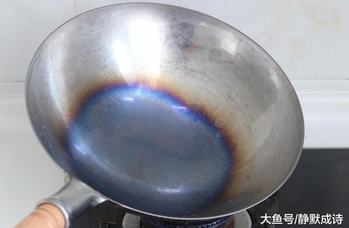 真正铁锅的颜色是灰色还是黑色,炒锅什么颜色的好