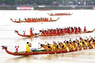 绿杨带雨垂垂重,五色新丝缠角粽