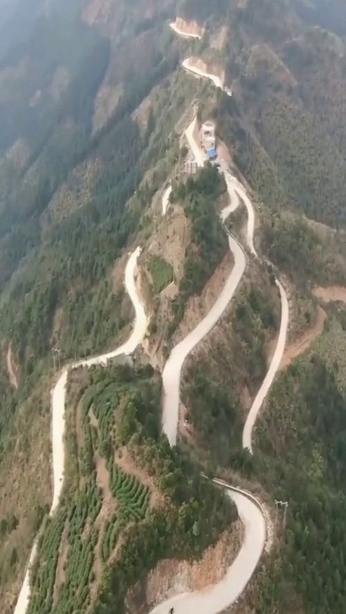 这山很高,路很陡呀 