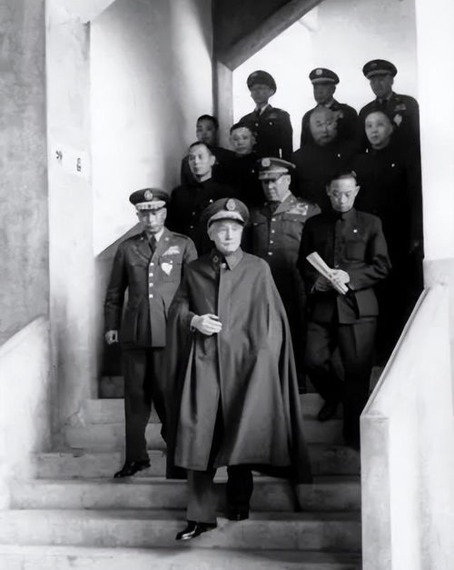 蒋介石遗体至今未下葬,腐坏程度遭到质疑,贴身侍卫说出隐秘细节