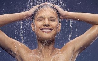 洗澡能增强男性性能力的技巧 