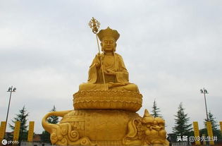菩萨的分类 按照佛教的修行层次,菩萨分为胁待菩萨和供养菩萨 