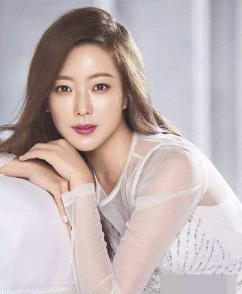 韩国十大最漂亮的女明星排行榜,第一名众望所归 