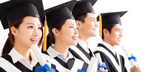 为什么有的985,211学生在大学里混,毕业还是能找到工作