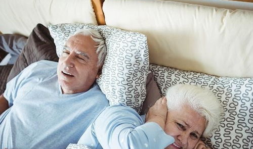 为什么有的老年夫妻会分床睡 这样做到底好不好