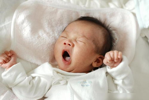 孕妇生出 巴掌宝宝 ,出生时仅600g,三个月后出现 生命奇迹