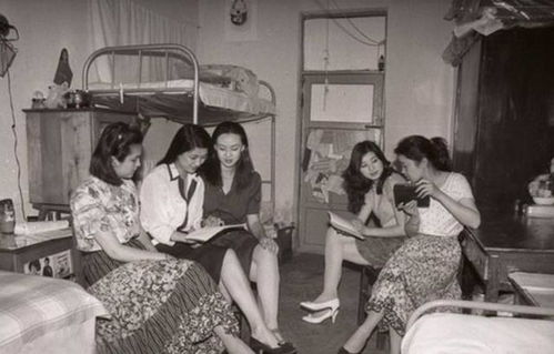 回不去的80年代,想不到那时的女孩如此时髦