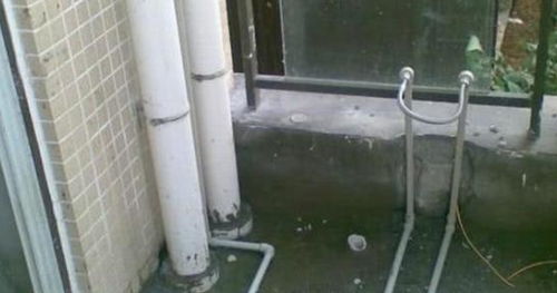 阳台下水管能不能自行移位 老师傅不愿意施工,他竟然是为我好