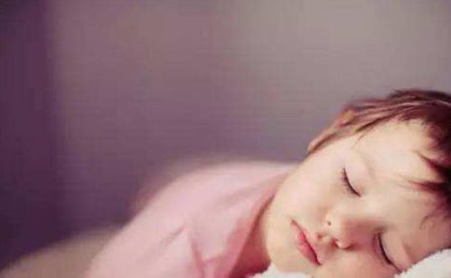 为什么宝宝晚上睡觉时, 会发出偷笑声 主要还是这三个原因