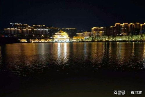 西安江边的夜景,实在太美,欣赏过后仿佛陶醉其中
