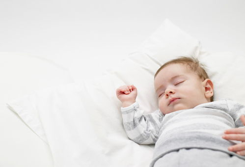 五个月宝宝让抱着睡觉可以吗五个月的宝宝一直闹着要抱着睡觉