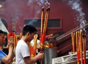 九华山迷途 门票贵 索道贵 消费贵,游走于商与佛之间