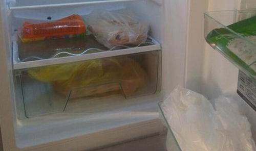 肉在冰箱里冷冻能放多久不能食用了(肉放在冰箱的冷冻室里可以保存多少时间)