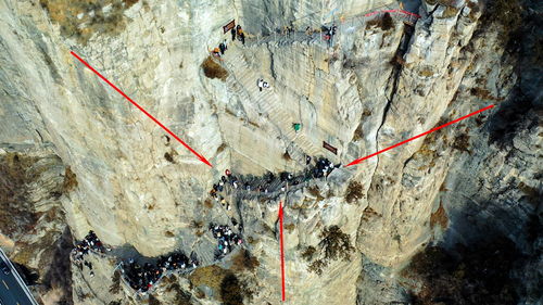 山西黄河大梯子崖,由365级陡峭的阶梯组成,爬上一半就后悔 