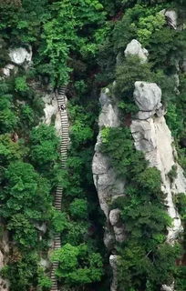 天柱山景区停车场有没有充电桩(潜山停车场系统)