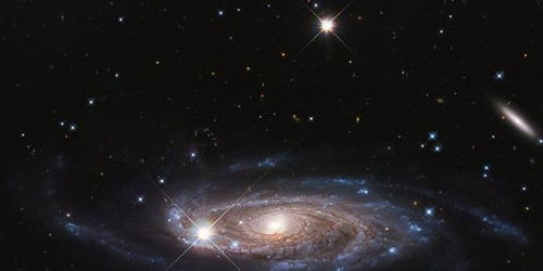 哈勃望远镜发现超巨型星系 10倍于银河系