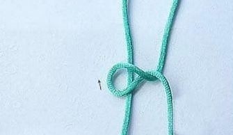 用纽扣编织手链的方法 自制简易手链怎么编 
