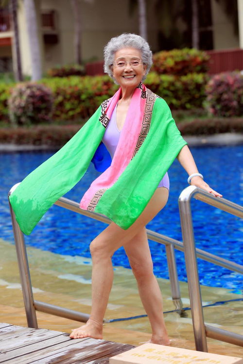 70岁开始健身,80岁穿泳衣做模特宛若少女,成为了模特圈的 神仙奶奶