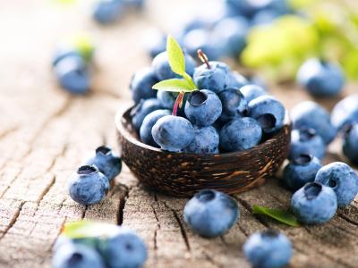 坚持每天吃8颗蓝莓的人,一个月后,身体会摆脱4种 困扰