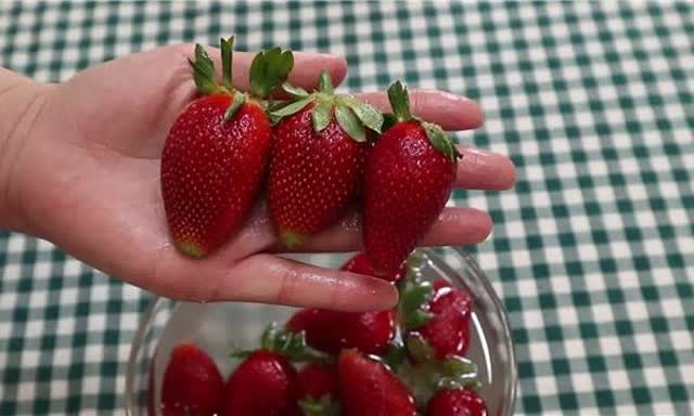 草莓怎么洗才干净正确的清洗方法,草莓怎么洗才真正干净？