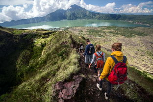 出门旅行的时候,聪明人都背 登山包 ,网友 这才是真正的旅游