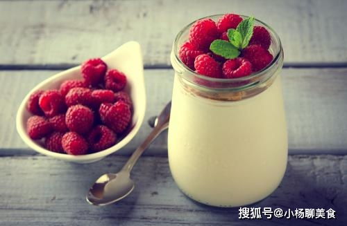 酸奶能美白瘦身,是当今人的首选饮品,但不能和它一起吃