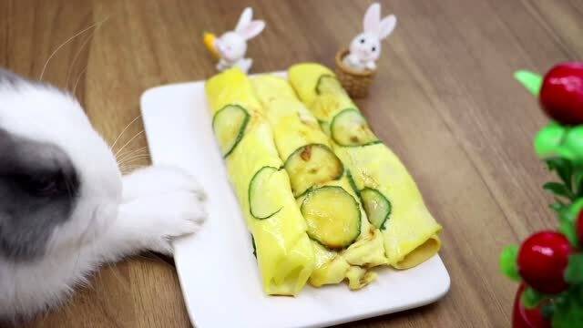 小兔子教你早餐鸡蛋卷的正确做法,好看好吃又营养,简单易学 