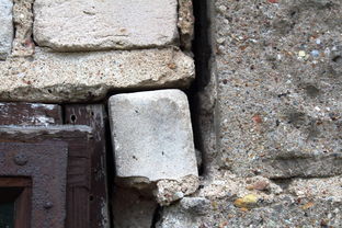 墙面小裂缝怎么修补处理？五大技巧让你的墙面焕然一新！