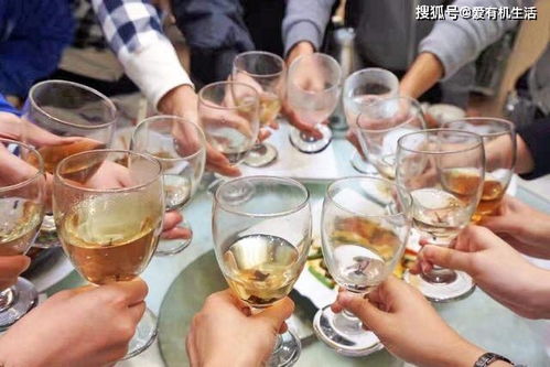 春节应酬频繁,教你如何喝酒不醉酒的小妙招,早知早受益