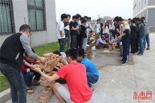 福建工程学院 大学生与泥瓦匠比拼砌墙技术