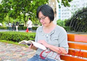香港妈妈深圳读大学 行动感化不爱读书的儿子图 