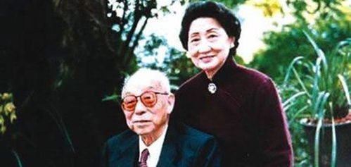 蒋介石去世后, 葬礼上 古稀老人 张学良留16字挽联扬长而去